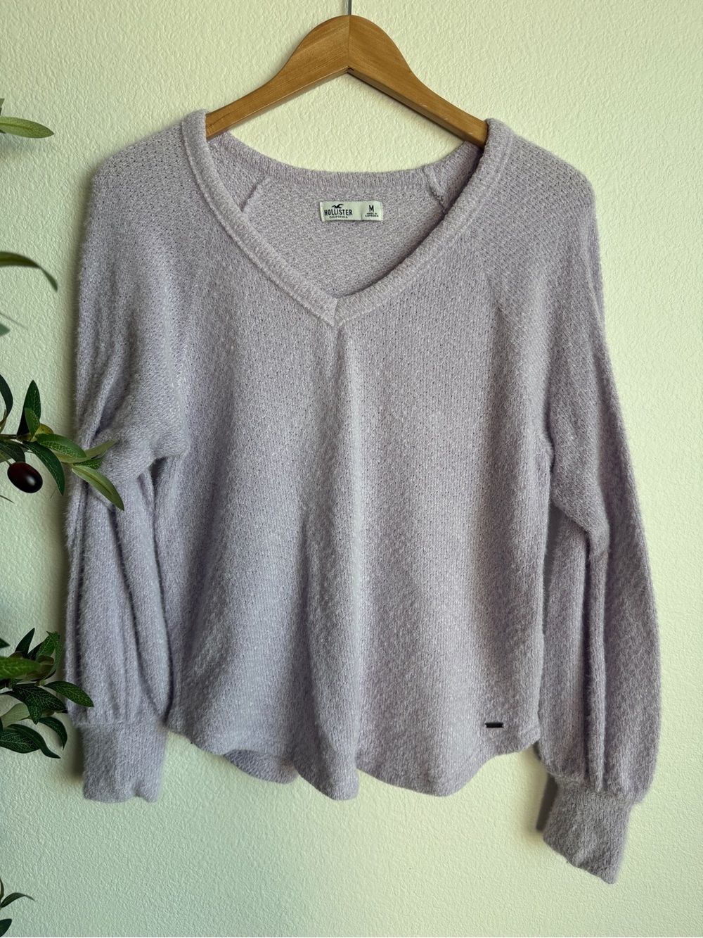 Hollister Soft Lavender Purple Fuzzy Soft Girl Knit Sweater Women’s Size Medium